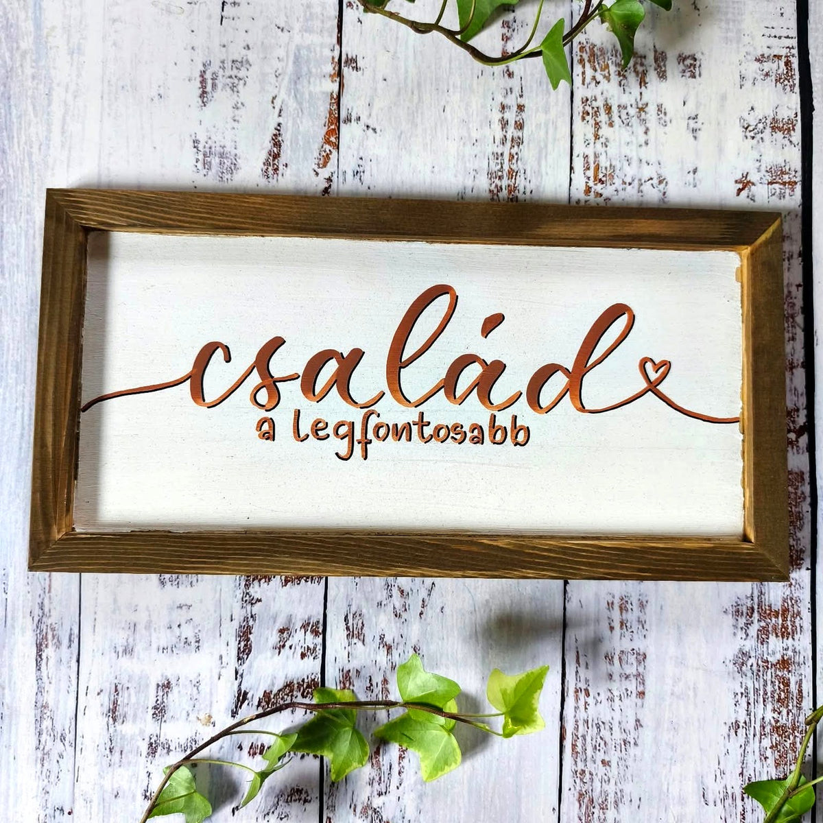 Család a legfontosabb motivációs tábla, 30×15 cm, MonikArt